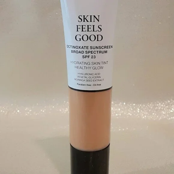 LANCOME Skin Feels Good Tinted Moisturizer- 035W Fresh Almond - Picture 3 of 4